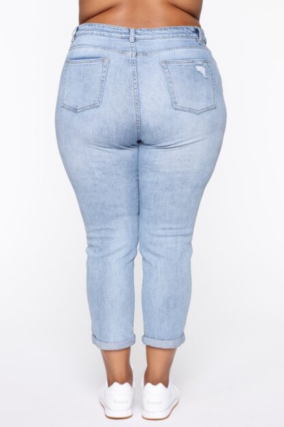 Jeans Boyfriend de Cintura Alta con Desgaste y Puño Enrollado - Image 17