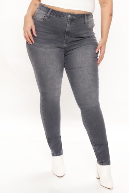 Jeans Skinny Corte Alto en Denim Oscuro - Image 23